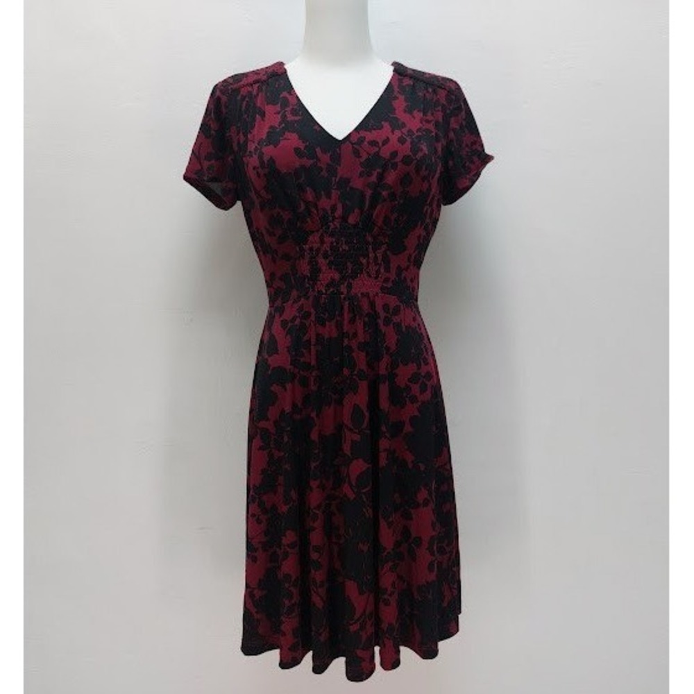 Maggy London Fit & Flare Dress Women's 4P Burgundy Black Floral Smocked V-Neck